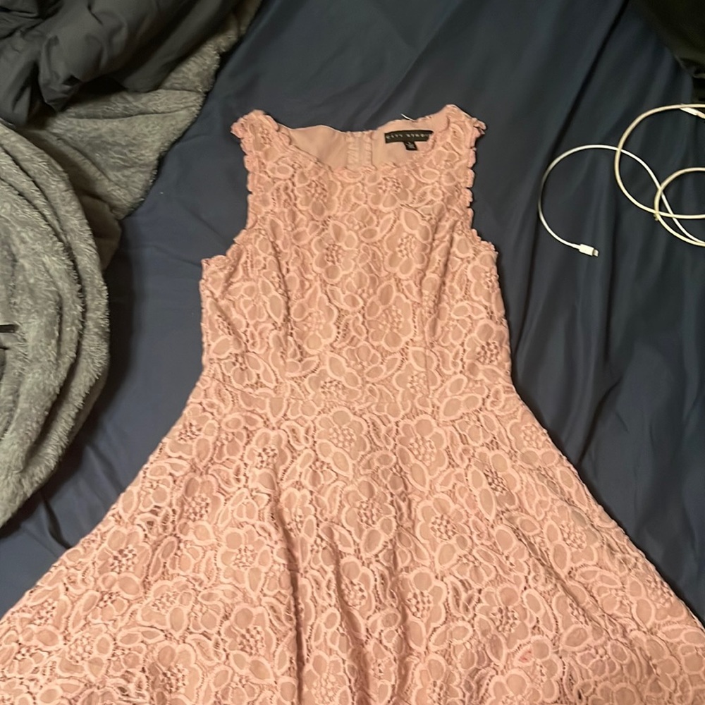 City studio pink lace dress. Women’s size 9.